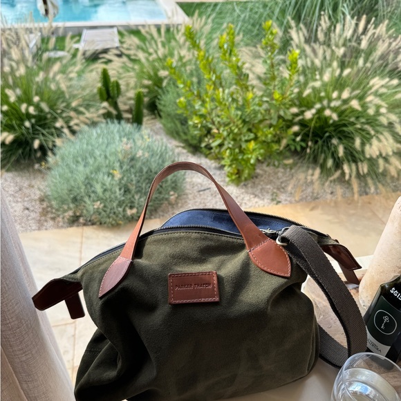 Parker Thatch Charlie Bag - Olive Green Tote Bag with Brown Handles - Picture 2 of 8